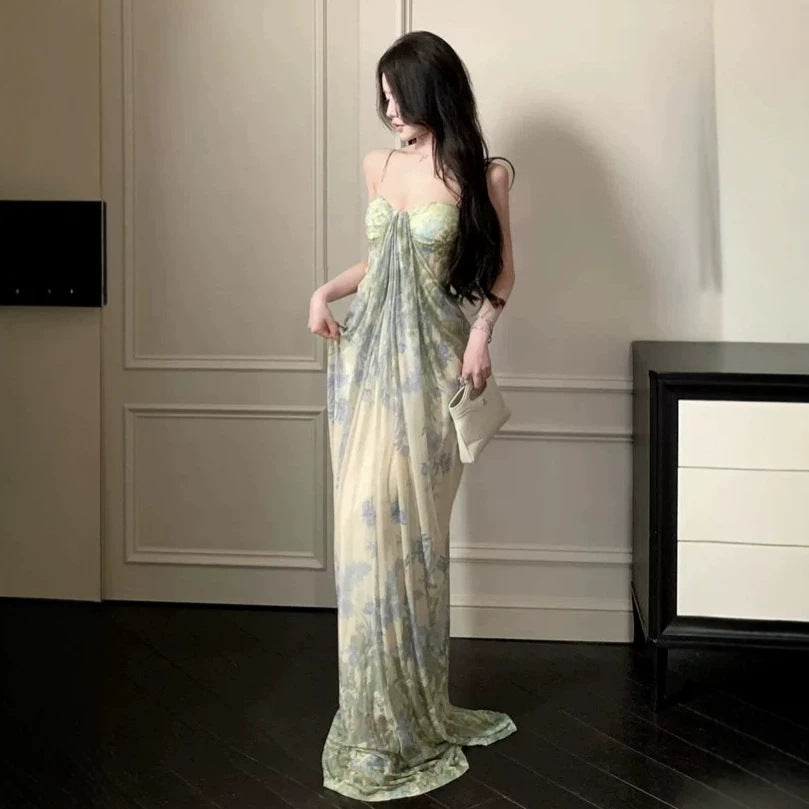 Lila geblümtes Trägerkleid