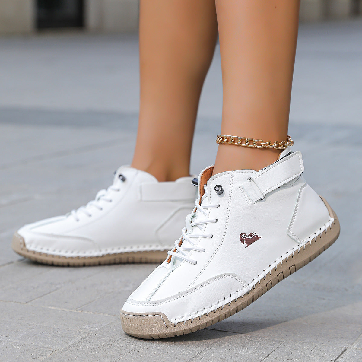 Flache Damen-Stiefeletten im Dr. Martens Stil
