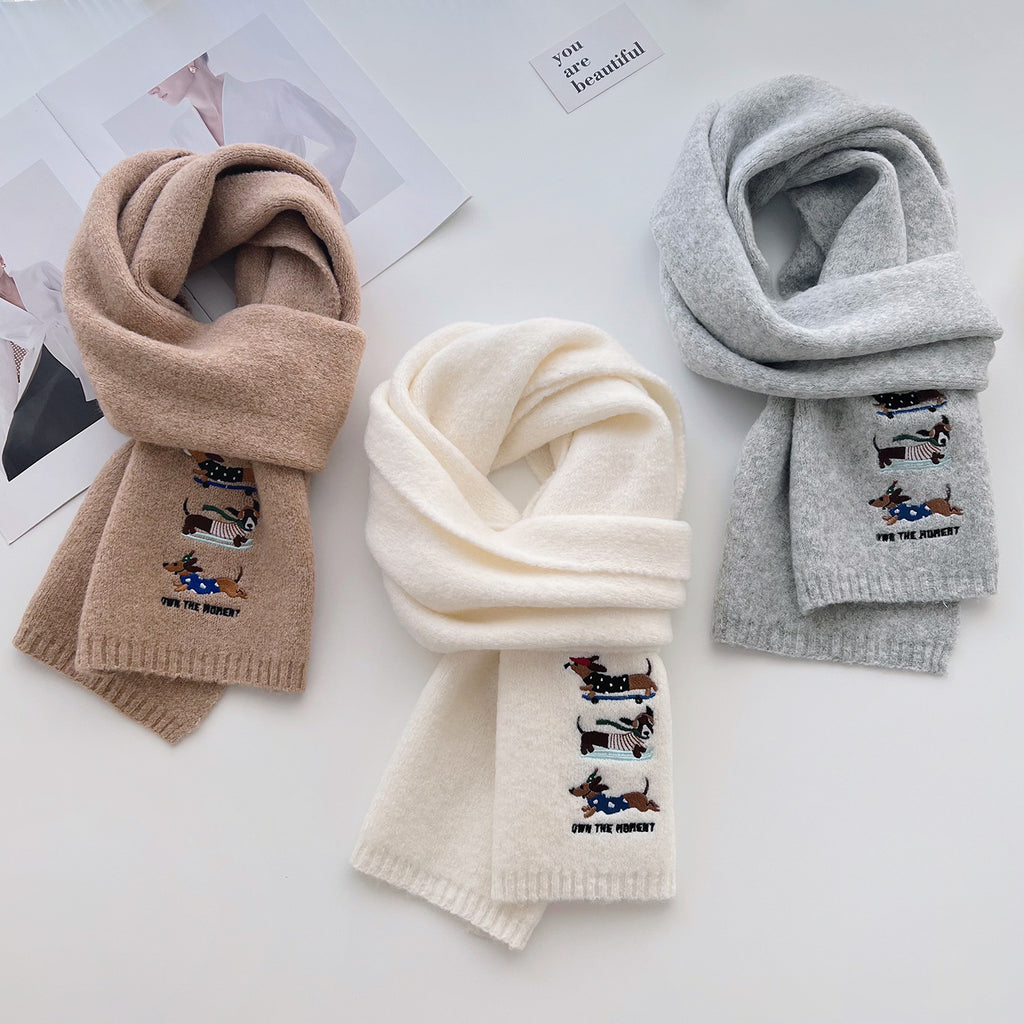 Wollschal mit Wursthunde-Print – Bild 7 | LuxeStyle