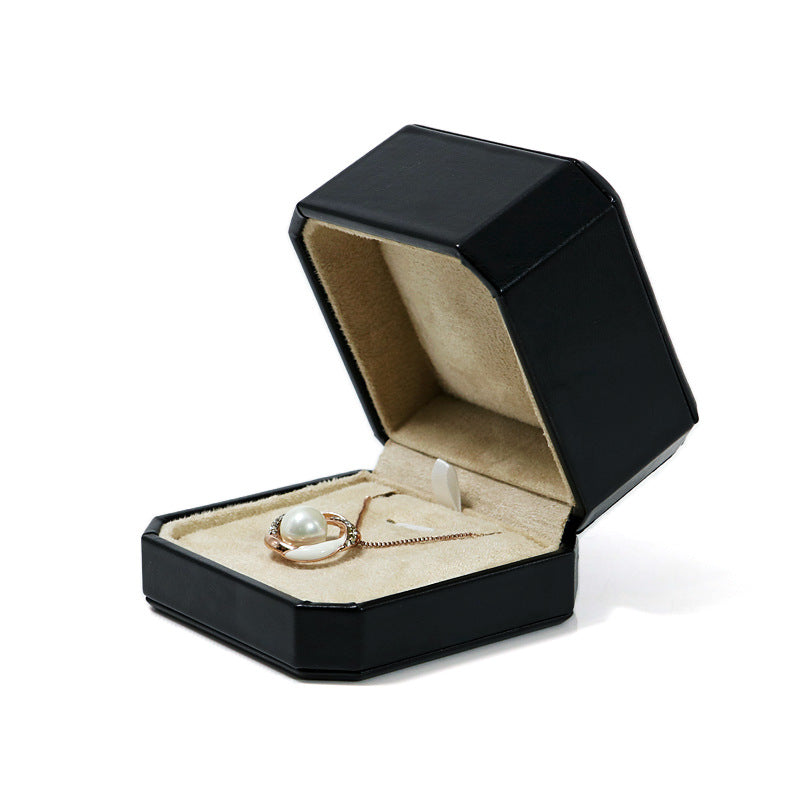 Oktagonale Schmuckbox aus PU-Leder – Bild 2 | LuxeStyle