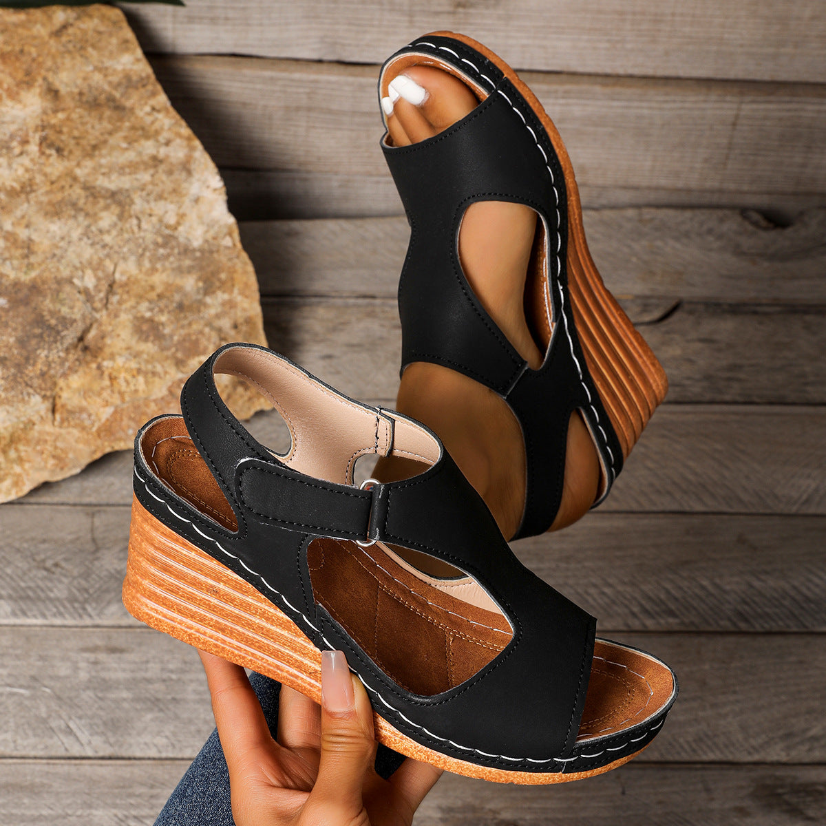 Keile-Sandalen mit Klettverschluss – Bild 7 | LuxeStyle
