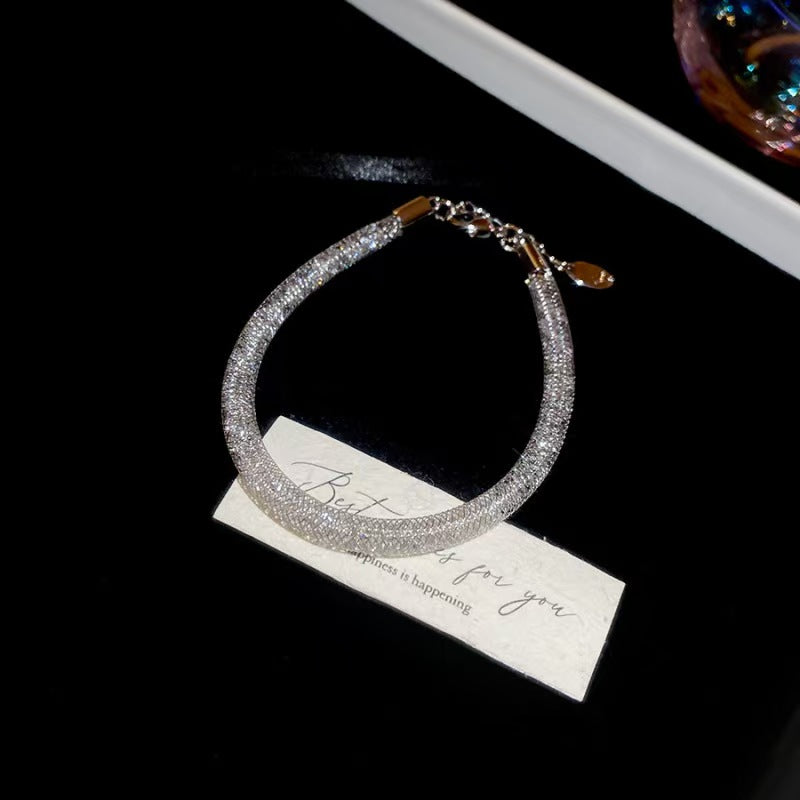 18K Goldplattiertes Ovaler Zirkonia-Band Retro