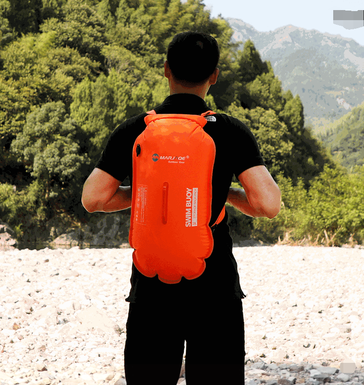 Schwimmboje mit Doppelairbag & Rucksack – Bild 4 | LuxeStyle
