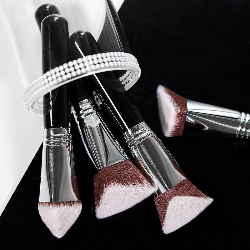 3D/4D Pyramid Contour Puder-Foundation Pinsel