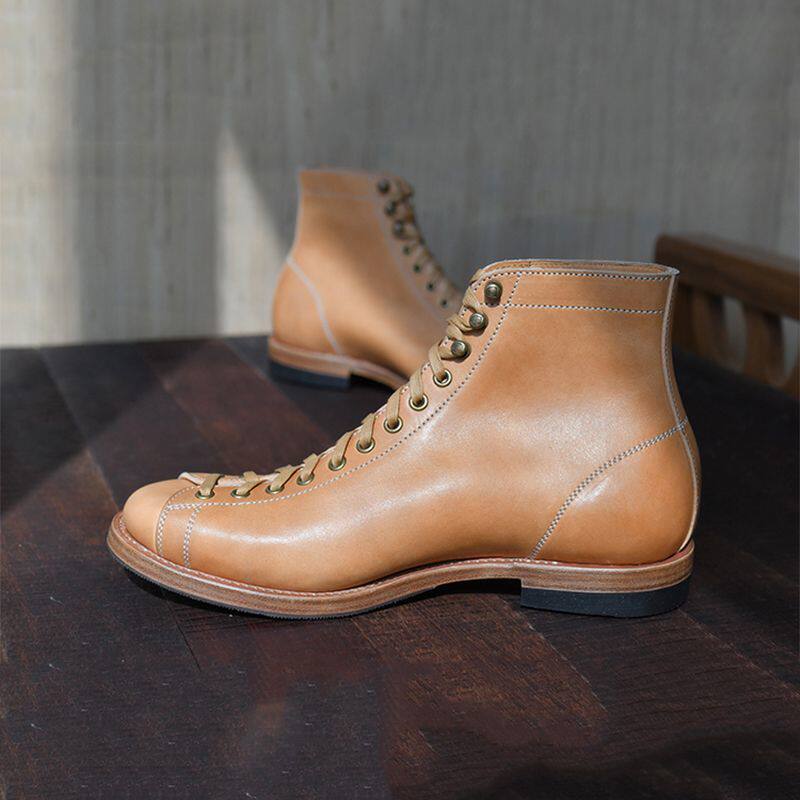 Hohe Lederstiefel