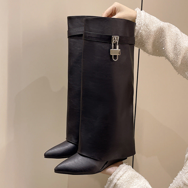 Chunky Mid-Calf Boots mit Schnalle