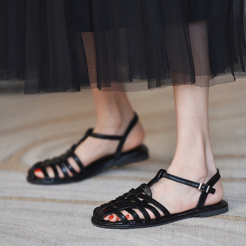 Flache Beach-Sandalen mit Zopfmuster und Schnalle – Bild 6 | LuxeStyle