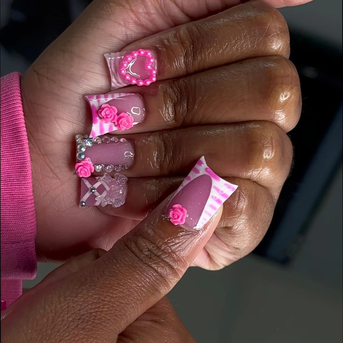 Blumen-Nagelkunst – Bild 3 | LuxeStyle