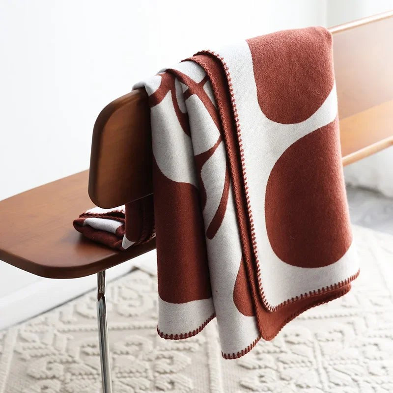 Cashmere-Look Wolldecke 180×130 – Jacquard, Nordic-Style, Sofa & Bett – LuxeStyle Schweiz