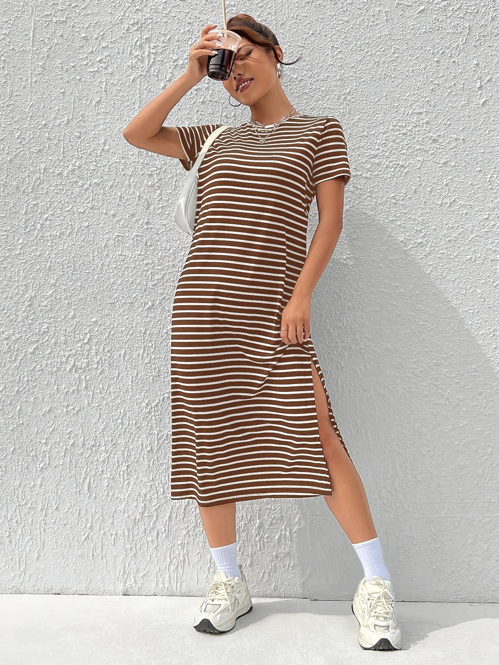 Gestreiftes Midikleid mit Rundhalsausschnitt – Bild 7 | LuxeStyle