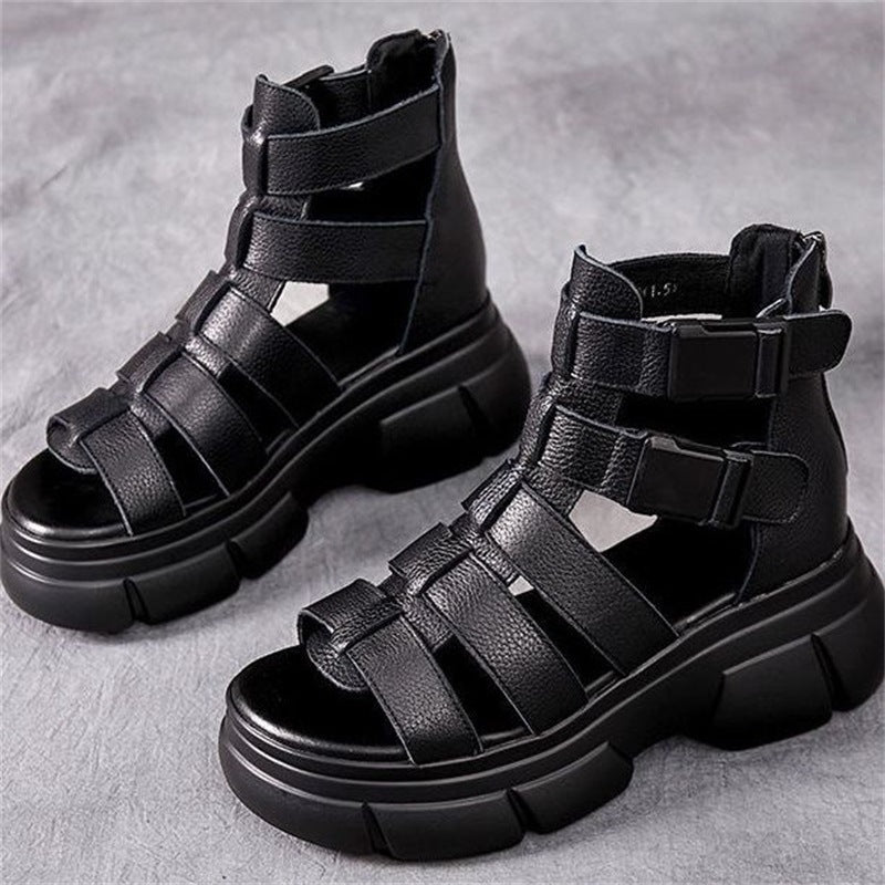 Retro-Sandalen aus Lederimitat mit Lochmuster – Bild 6 | LuxeStyle