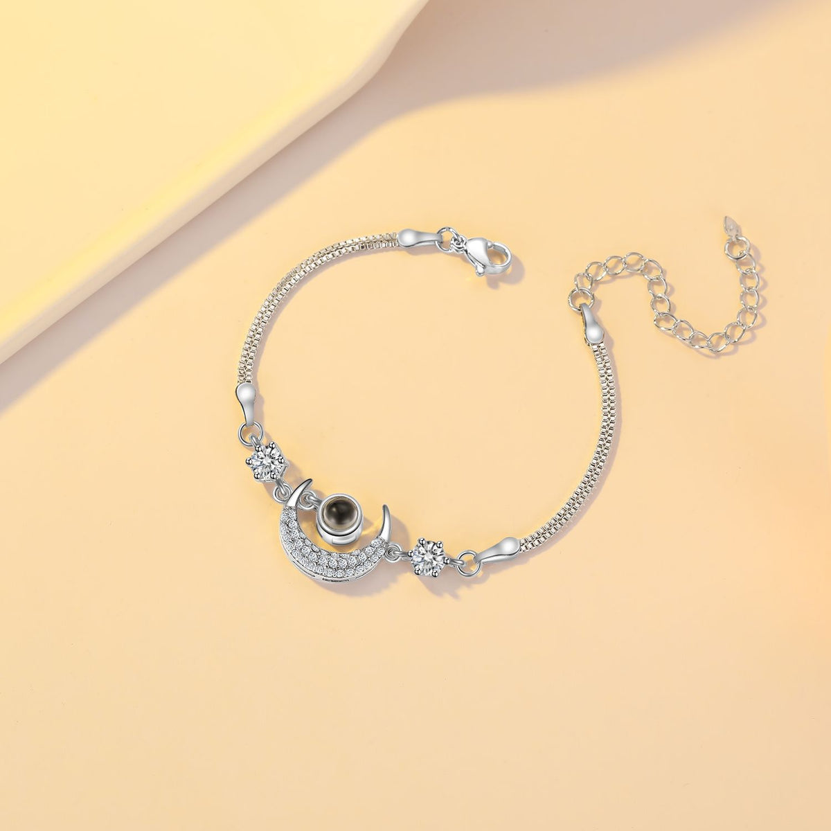 Stern- und Mond-Armband mit Diamant-Einlage – Bild 3 | LuxeStyle