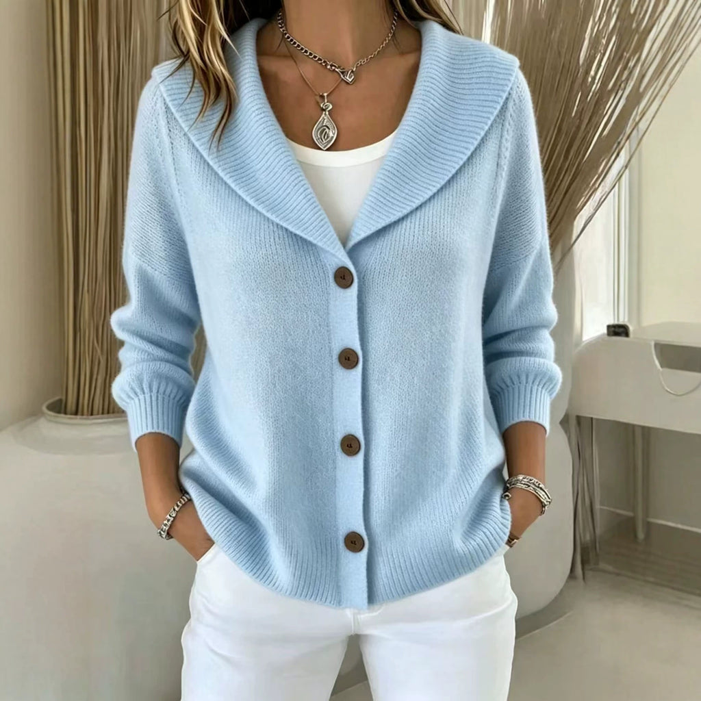 Strickpullover mit Rollkragen und Knopfleiste