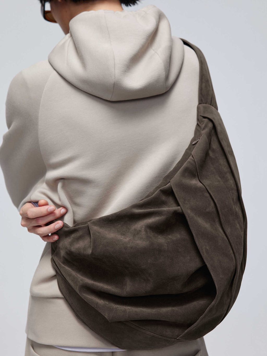 Umhängetasche aus Wildleder – Bild 2 | LuxeStyle