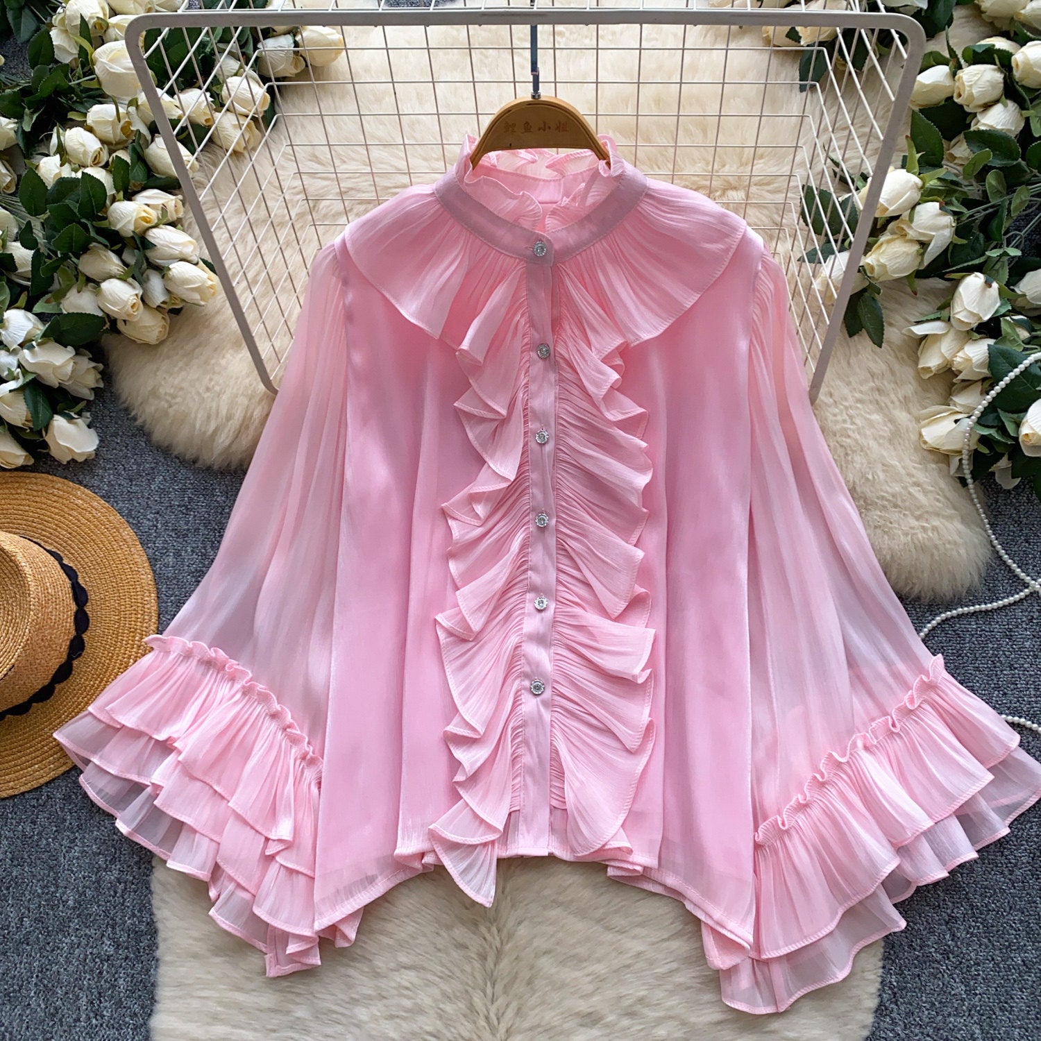 Unifarbene Bluse mit Rüschensaum