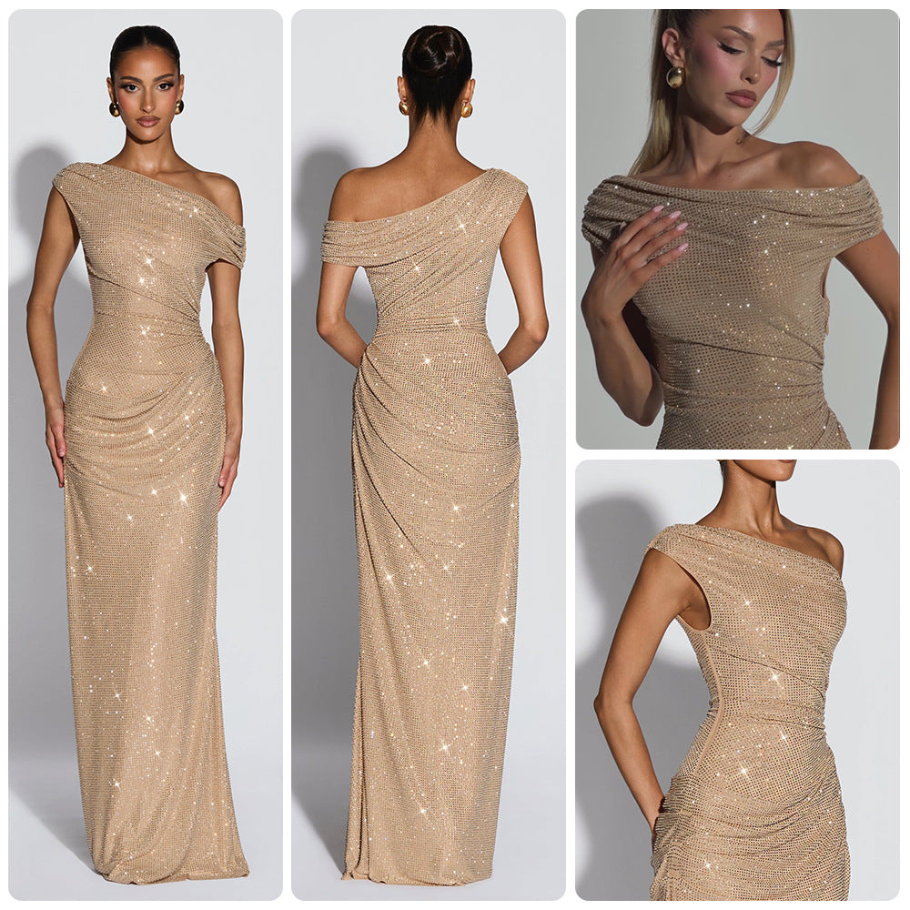Etuikleid mit Raffung, One-Shoulder & Strass