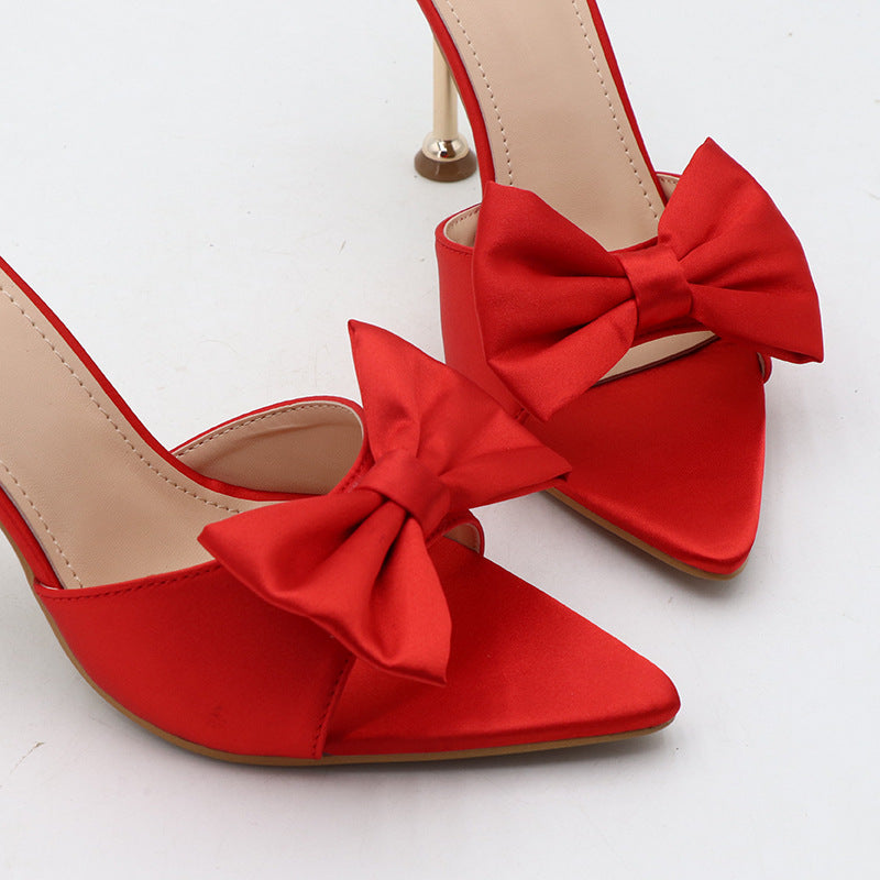 Elegante Satin-Pumps mit spitzer Zehenpartie – Bild 6 | LuxeStyle