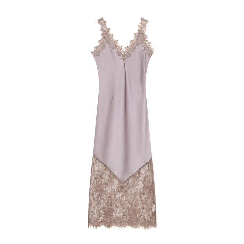 Satin-Kleid mit Spitzenbesatz und asymmetrischem Saum | LuxeStyle