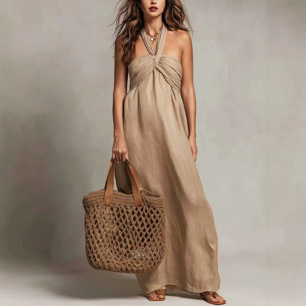 Strandkleid mit Neckholder und weitem Saum – Bild 5 | LuxeStyle