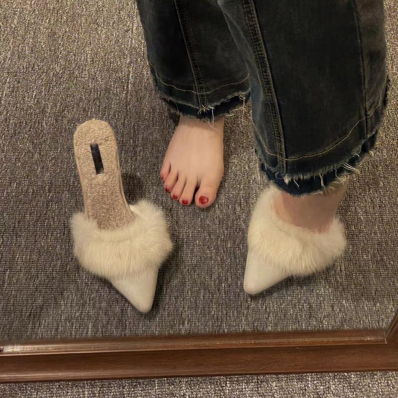 Furry High Heel Sandalen mit spitzer Zehe – Bild 9 | LuxeStyle