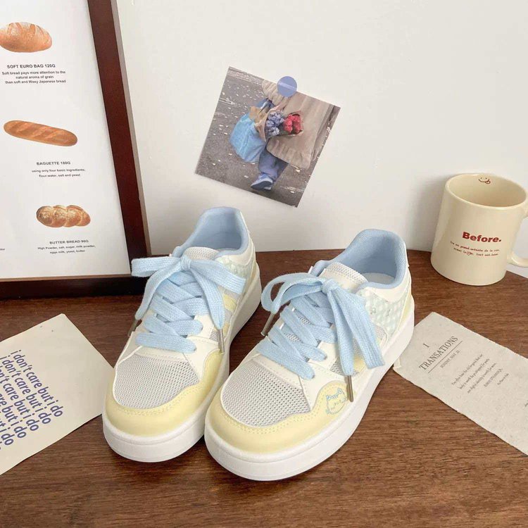 Sneaker mit Katzen-Design und dicker Sohle