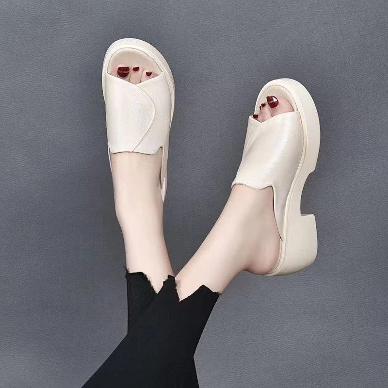 Keilabsatz-Sandalen mit Fischmaul-Zehenpartie – Bild 8 | LuxeStyle