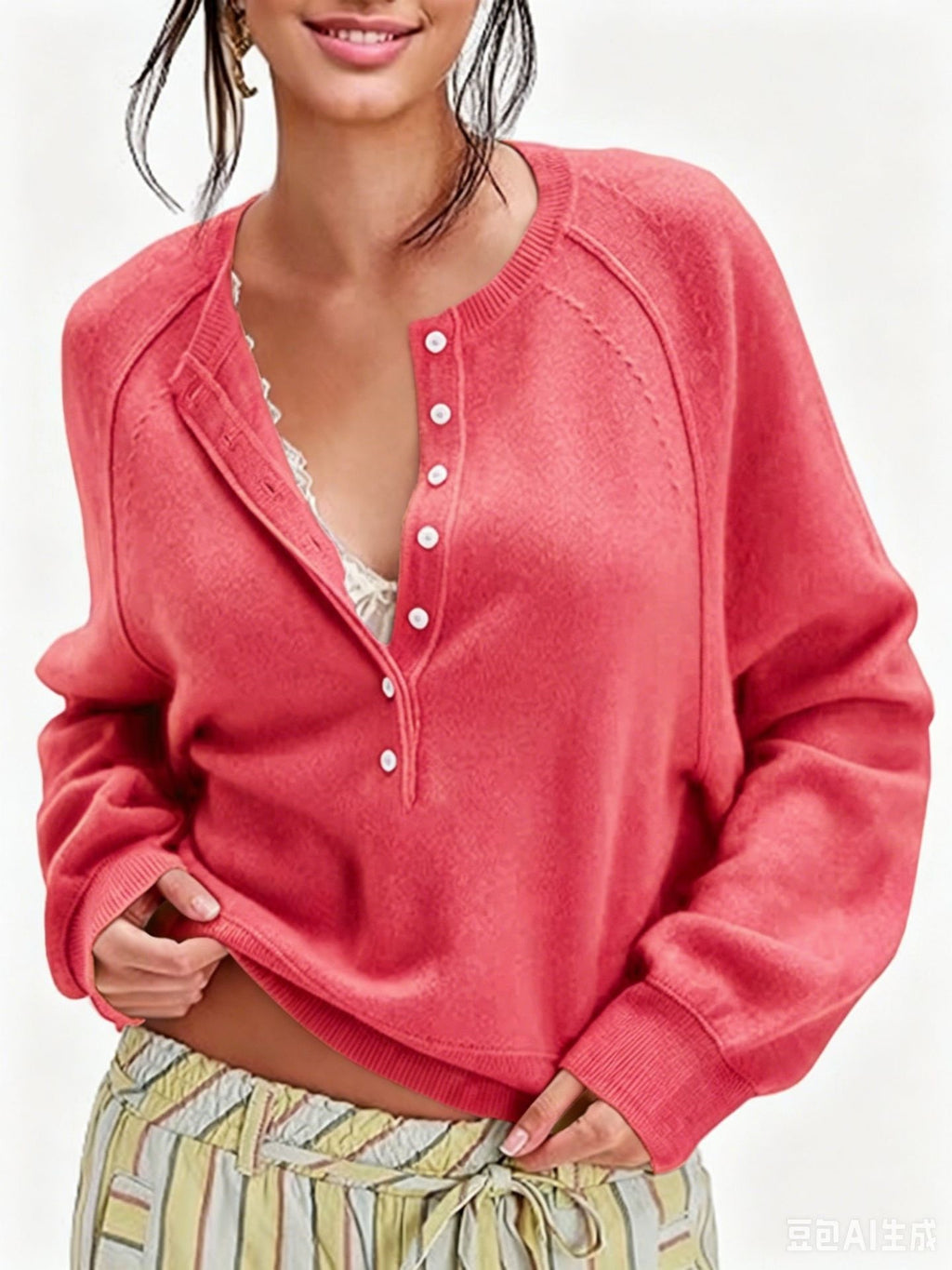 Halbgeöffnete Bluse mit Knöpfen
