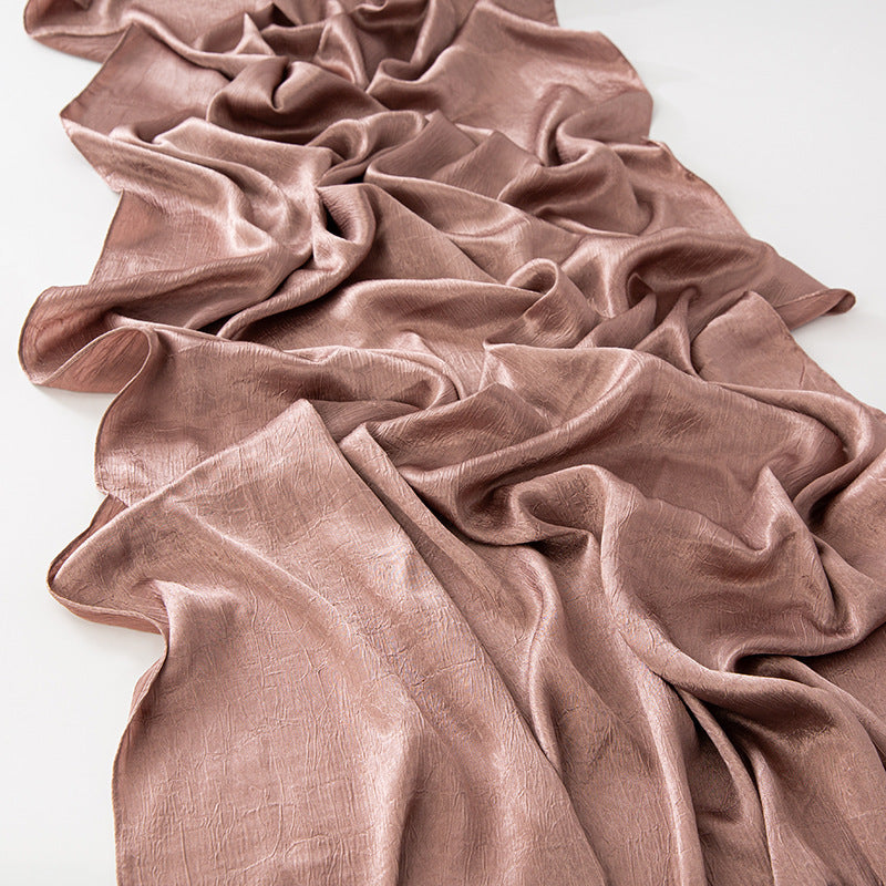 Crinkled Satin Schal – Seidig Glatt