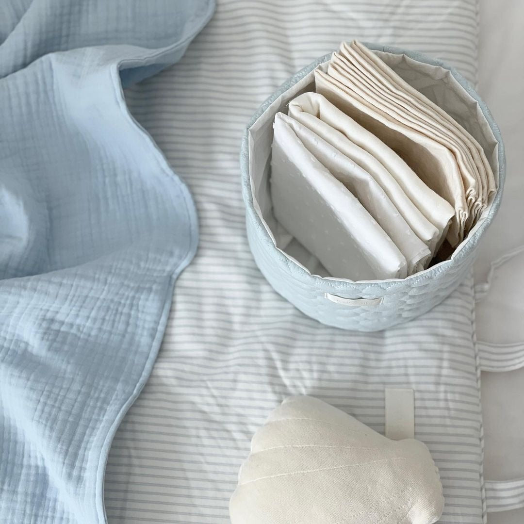 Gesteppter Korb „Love“ für Baby-Utensilien | LuxeStyle