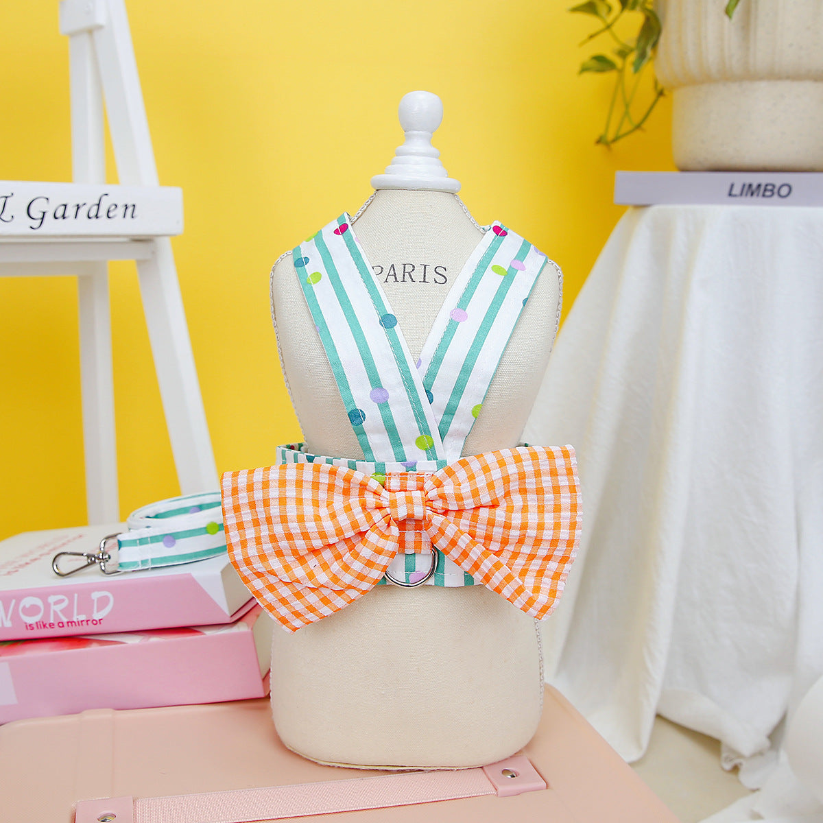 Gestreiftes Hunde-Geschirr mit Schleife – Bild 5 | LuxeStyle