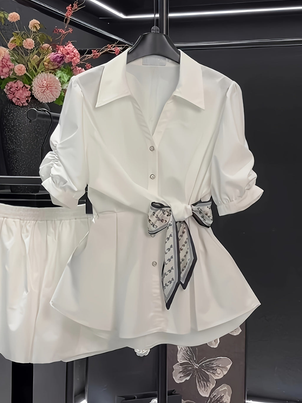Kurzarm-Top mit Taillenbetonung – Bild 8 | LuxeStyle