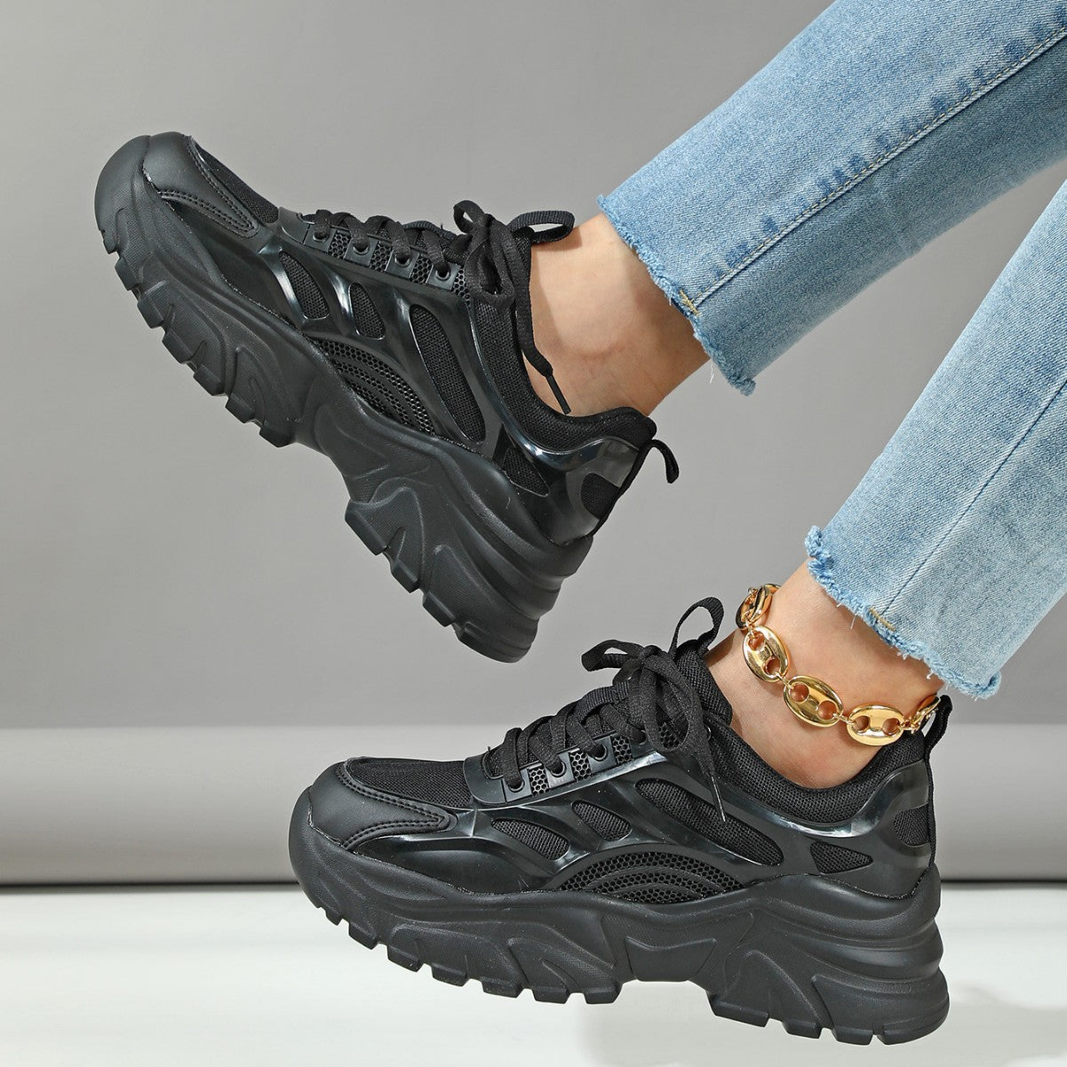 Bequemer Sneaker mit dicker Sohle
