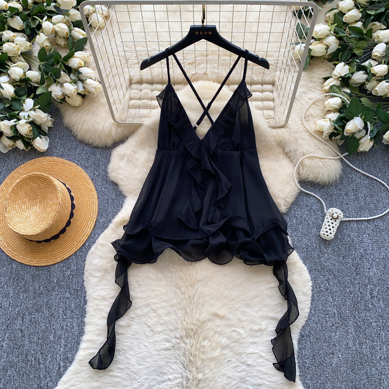 V-Neck Camisole mit Rüschen