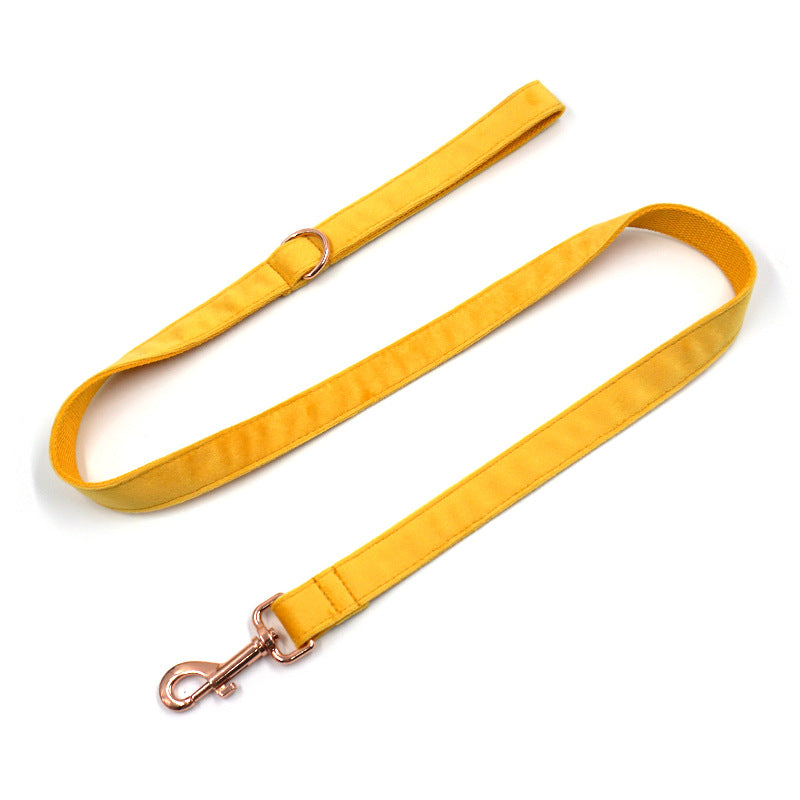 Samtiges Hundehalsband-Set mit Leine & Schleife | LuxeStyle