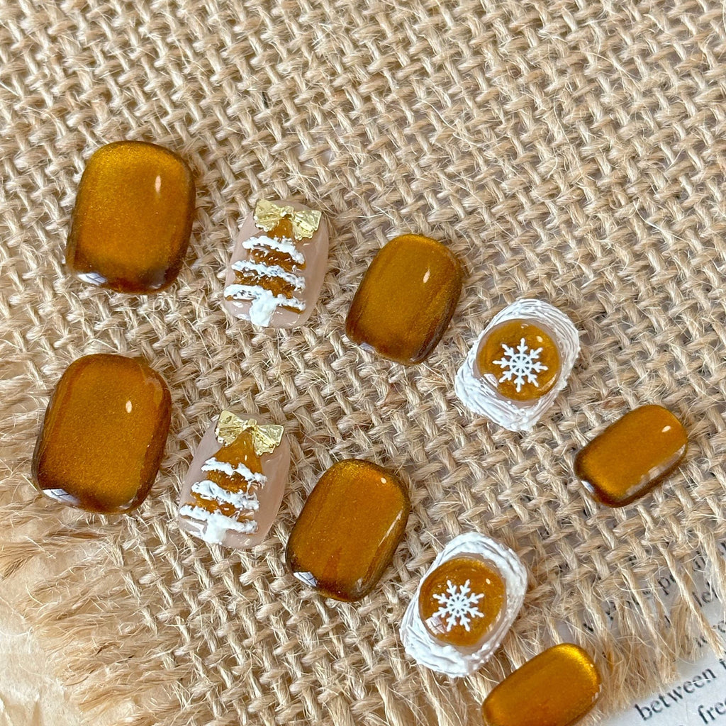 Caramel Cat's Eye Schneeflocken-Nägel – Bild 9 | LuxeStyle