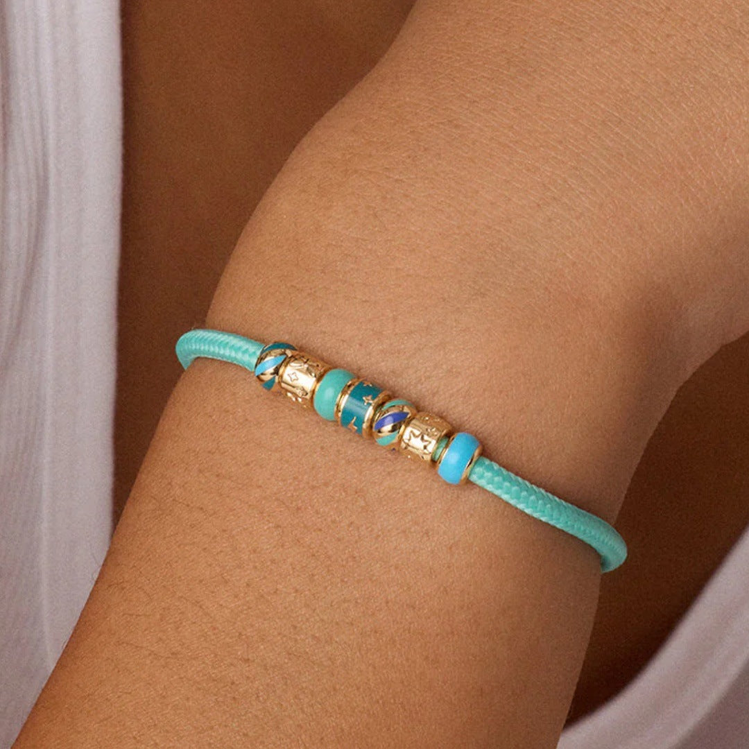 Personalisiertes Armband mit Sternen und Kordel
