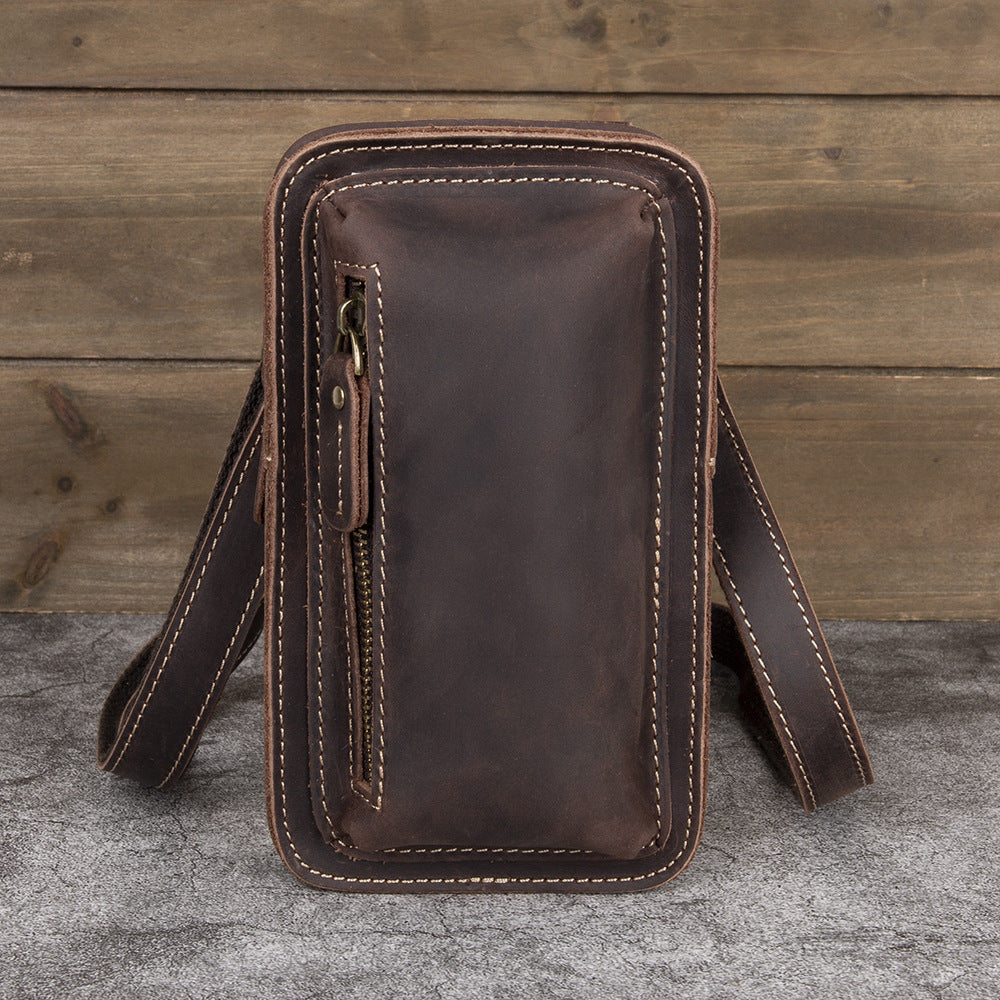 Männliche Brusttasche aus Vollkornleder