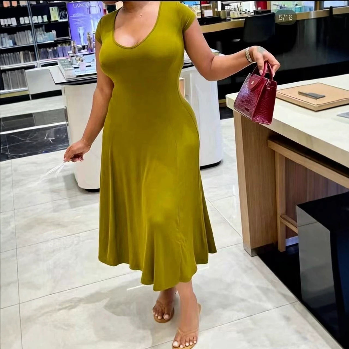 Elegantes V-Neck Maxikleid mit kurzen Ärmeln | LuxeStyle