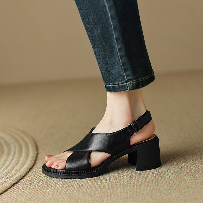 Retro-Sandalen mit Riemen und Blockabsatz – Bild 11 | LuxeStyle