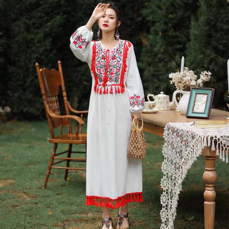 Weisses Resort-Kleid mit Farbblock-Design – Bild 3 | LuxeStyle