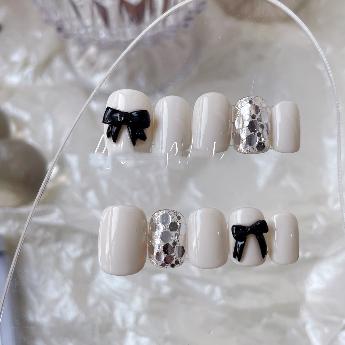 Fiona Fang: Selbstklebende Nagel-Patches · Press-on-Nägel | LuxeStyle