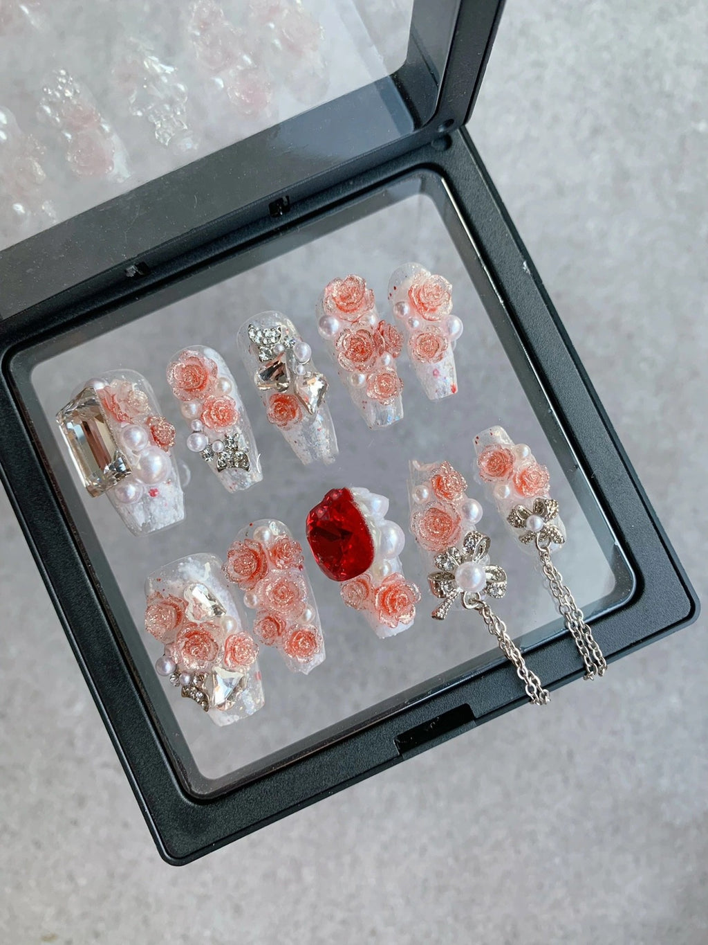 Handgemachte Rhinestone Nagelsticker – Bild 9 | LuxeStyle