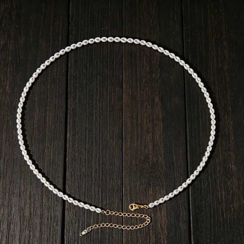 Geometrisches Halsband aus Edelstahl mit Goldplattierung – Bild 4 | LuxeStyle