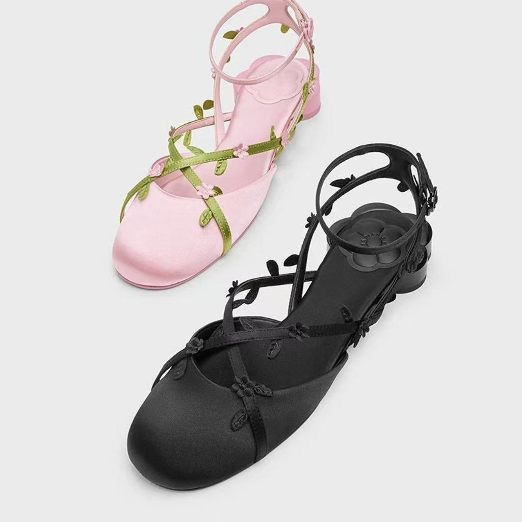 Satinblumen-Cross-Strap-Sandale – Bild 3 | LuxeStyle