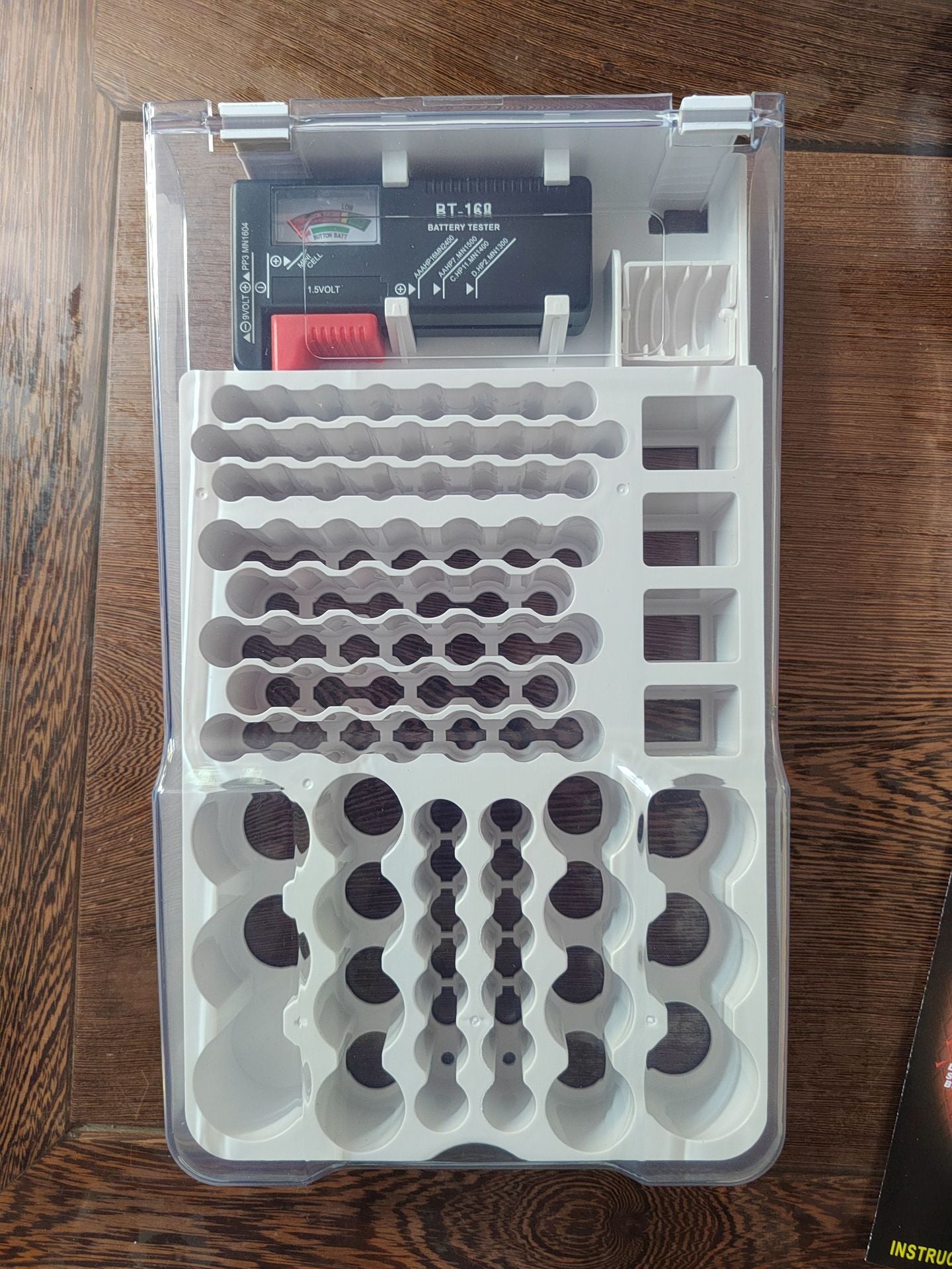 Batterietester mit Lagerbox & Kapazitätsprüfer