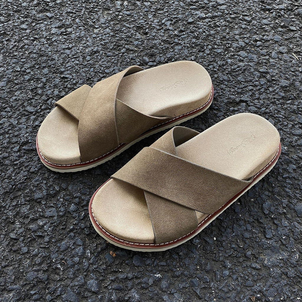Glänzende Wildleder-Sommerschuhe für Herren