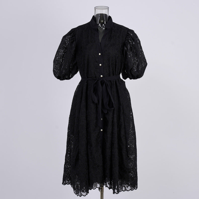 Oversized Wickelkleid mit Stickerei – Bild 4 | LuxeStyle