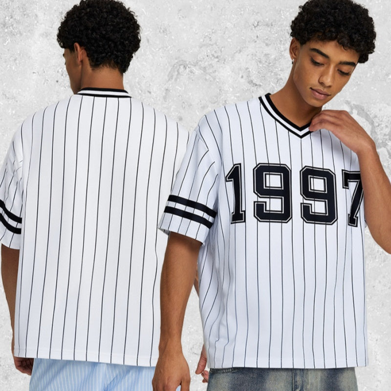 Gestreiftes Herren-T-Shirt mit V-Ausschnitt