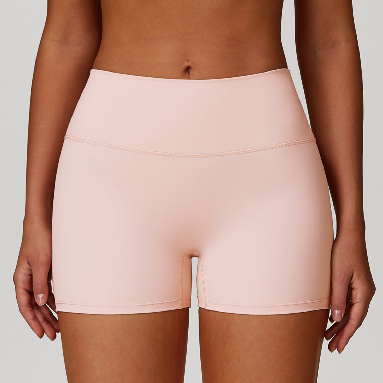 Eng anliegende Yoga-Shorts für Damen