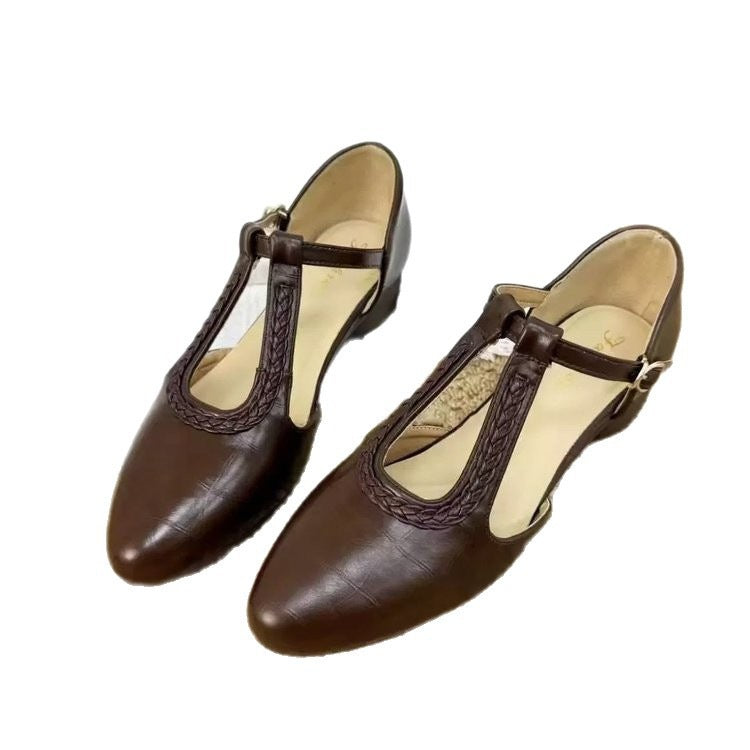 Spitze Leder-Sandalen mit Kreuzriemen – Bild 1 | LuxeStyle